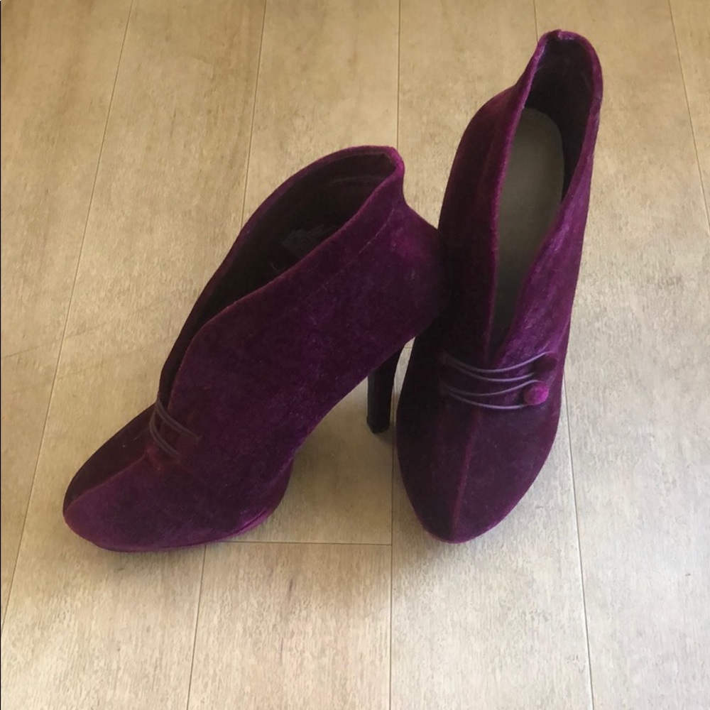 Velvet Skinny Heal